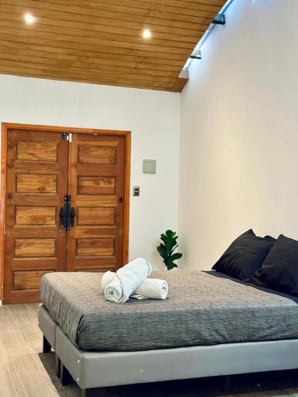 Yogi Hostels Сантьяго Экстерьер фото